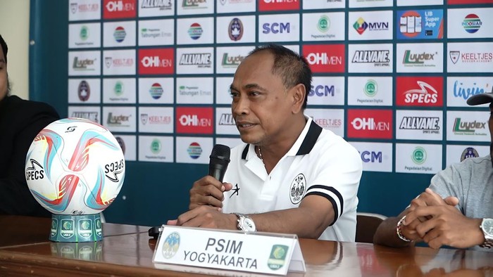 Kas Hartadi saat sesi jumpa pers sebelum laga Persikab vs PSIM, Minggu (17/12/2023).