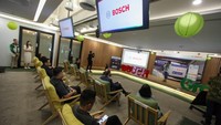 Otolovers terkadang lalai mengecek aki hingga tiba-tiba soak, yang membuat performa mobil menurun dan bisa mogok. Dalam situasi ini, pemilik mobil perlu melakukan pergantian aki sesegera mungkin.