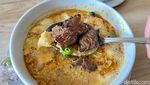 Spesial! Soto Tangkar di Sini Pakai Daging Black Angus Asap