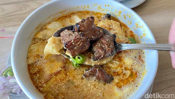 Soto Babe Tito: Maknyus! Soto Tangkar Pakai Daging Black Angus Asap