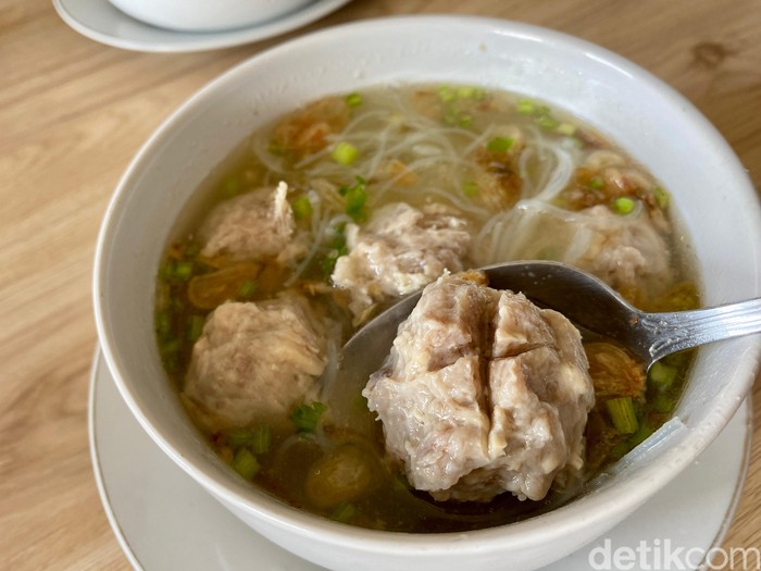 Soto Babe Tito: Maknyus! Soto Tangkar Pakai Daging Black Angus Asap
