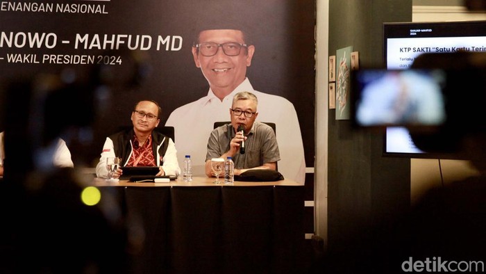 Tim Pemenangan Nasional (TPN) Ganjar-Mahfud gelar jumpa pers. Mereka membantah kampanye hitam yang menyebut Ganjar-Mahfud akan menghentikan dana bansos.