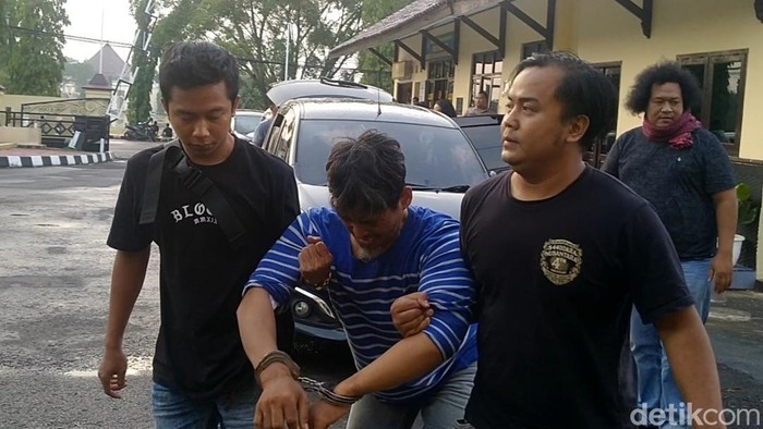 Warga Wiradesa Pekalongan ditangkap karena mencuri mobil milik tetangganya, Senin (18/12/2023).
