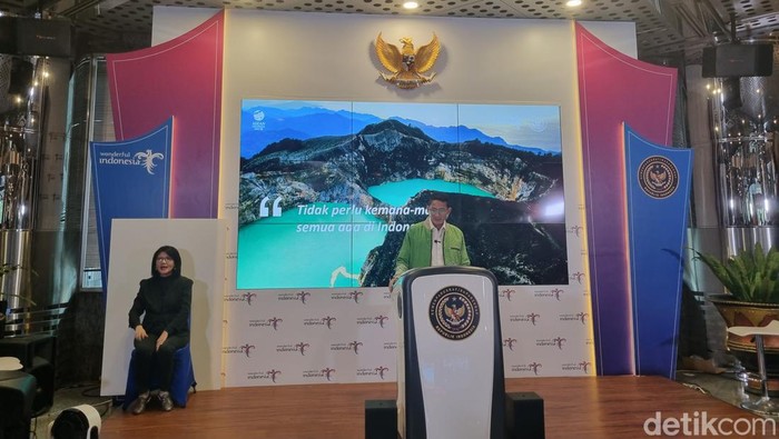 Sandiaga Salahuddin Uno di Weekly Press Briefing Senin (18/12/2023).