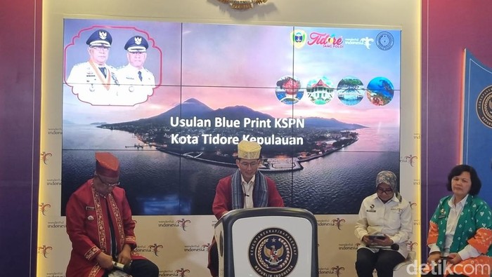 Sandiaga Salahuddin Uno di Weekly Press Briefing Senin (18/12/2023).