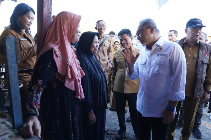 Zulhas di Pasar Pagi Sambas