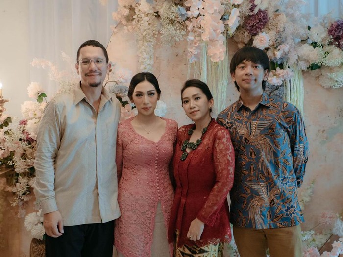 Angga Maliq & DEsential dan Dewi Andarini