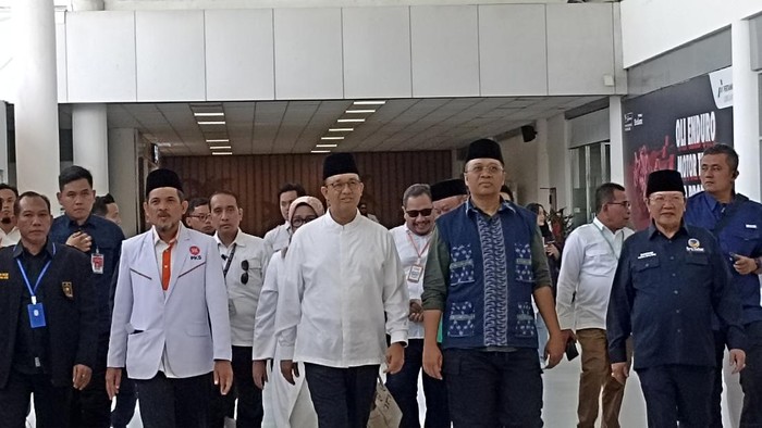 Anies Baswedan dan rombongan di NTB