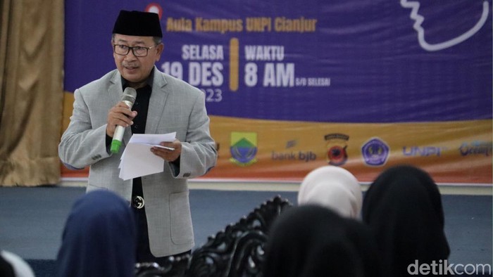 Bupati Cianjur Herman Suherman