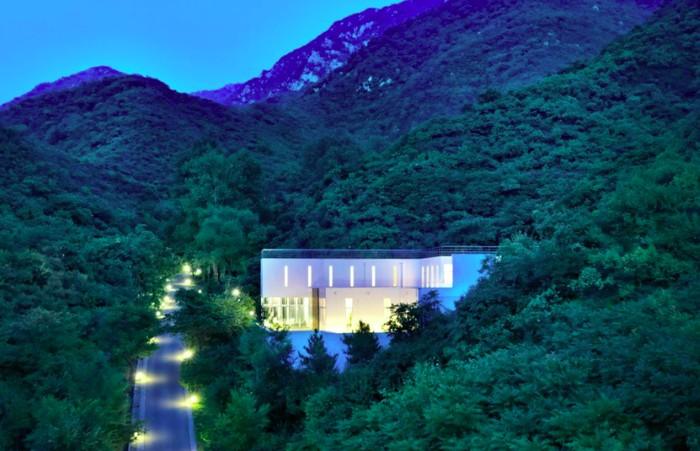 Commune by the Great Wall