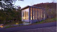 Hotel ini merupakan gagasan dari suami-istri pengembang Pan Shiyi dan Zhang Xin. Hotel ini tadinya adalah proyek rumah pedesaan bagi kaum elit Beijing. Namun proyek ini berkembang hingga jadi sebuah hotel. (Hyatt)