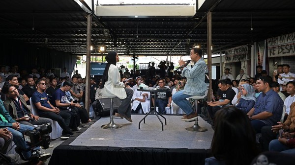 Anak Muda Desak Anies di Mataram