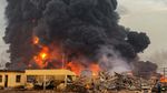 Duar! Kilang Minyak di Guinea Meledak dan Terbakar