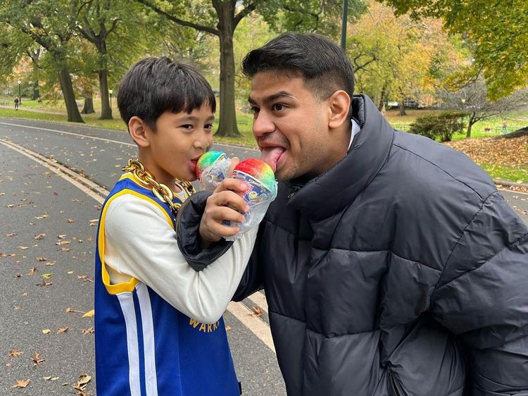 Momen Seru Fadil Jaidi Kulineran Bareng Pak Muh dan Rafathar