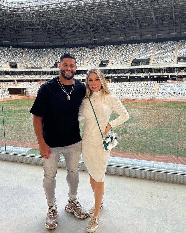 Camila yang dikatakan adalah keponakan favorit Iran juga telah buka suara mengenai hal ini di media sosial. Tante Iran, walaupun ini sudah tidak relevan untukmu sekarang, aku sangat mencintaimu dan peduli denganmu, jadi aku ingin berbicara,  jelas Camila yang kini menghapus media sosialnya. Foto: Instagram @hulkparaiba