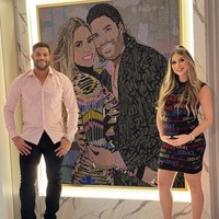 Tak peduli kata orang, Hulk dan Camila melanjutkan hubungan mereka sampai menikah. Keduanya baru-baru ini mengumumkan kehamilan anak kedua. Melalui postingan di Instagram, pria yang sudah memiliki empat anak itu pun mengungkap kebahagiaannya. Foto: Instagram @hulkparaiba