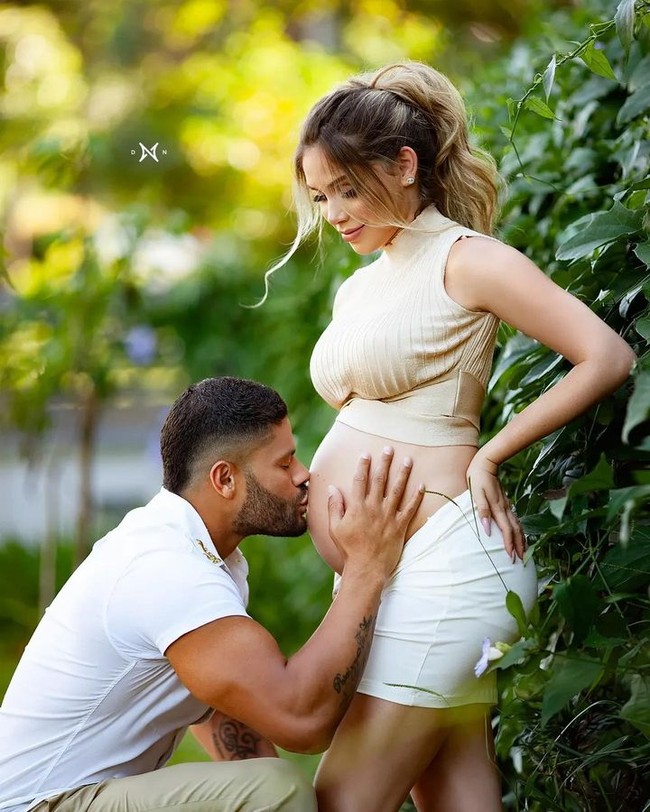 Ke sini untuk berterima kasih untuk banyaknya pesan yang aku terima tentang kehamilan istriku. Anak laki-laki lagi, karunia lagi yang diberikan Tuhan padaku, Foto: Instagram @hulkparaiba