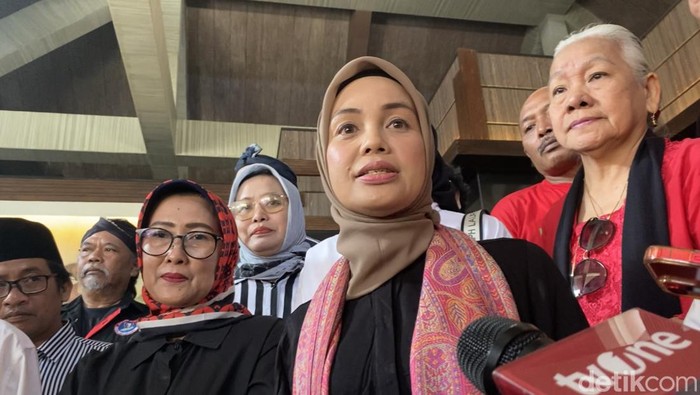 Istri calon presiden nomor urut 3 Ganjar Pranowo, Siti Atikoh. (Devi/detikcom)