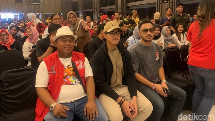 Kaesang Pangarep bertemu relawan Bumi Ngapak di Purwokerto, Jawa Tengah. (Mulia Budi/detikcom)