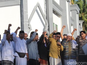Relawan dan Kiai Kampung Banyuwangi Siap Menangkan Prabowo-Gibran 1 Putaran