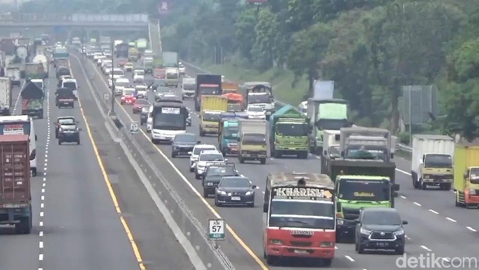 Kondisi arus lalin di Tol Cikampek