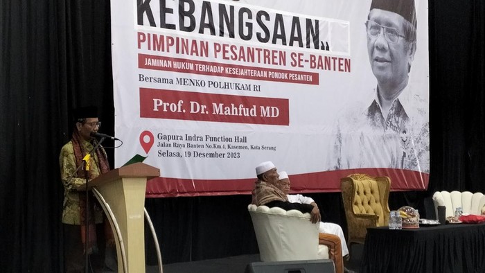 Mahfud Md dalam dialog kebangsaan dengan kiai dan ustad di Kota Serang (Foto: Bahtiar/Detikcom)