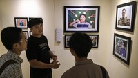 Komunitas fotografi Kalacitra menggelar pameran foto yang menampilkan delapan karya foto cerita dari delapan fotografer bertajuk Esensi yang berlangsung hingga 22 Desember 2023.  