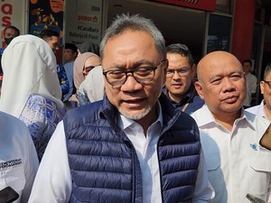 Stok Bapok Banjir, Zulhas Minta Warga Semarang Belanja Secukupnya
