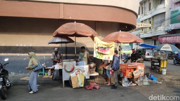 Mie Yamin Mas Bewok di Jalan Pekalangan Kota Cirebon.