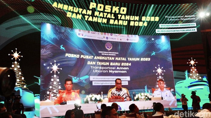 Momen Menhub Budi Karya Buka Posko Pusat Angkutan Nataru Menteri Perhubungan (Menhub) Budi Karya Sumadi secara resmi membuka posko Angkutan Natal 2023 dan Tahun Baru 2024, Selasa (19/12). Hal ini bertujuan agar arus mudik berjalan dengan lancar.