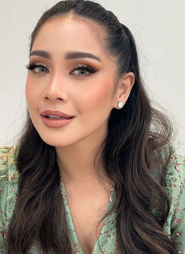 skali kali pangling makeup jambak ala akoohhh @raffinagita1717 cantiknaaa, keterangan foto Tasya. Foto: dok. Instagram/@tasyafarasya