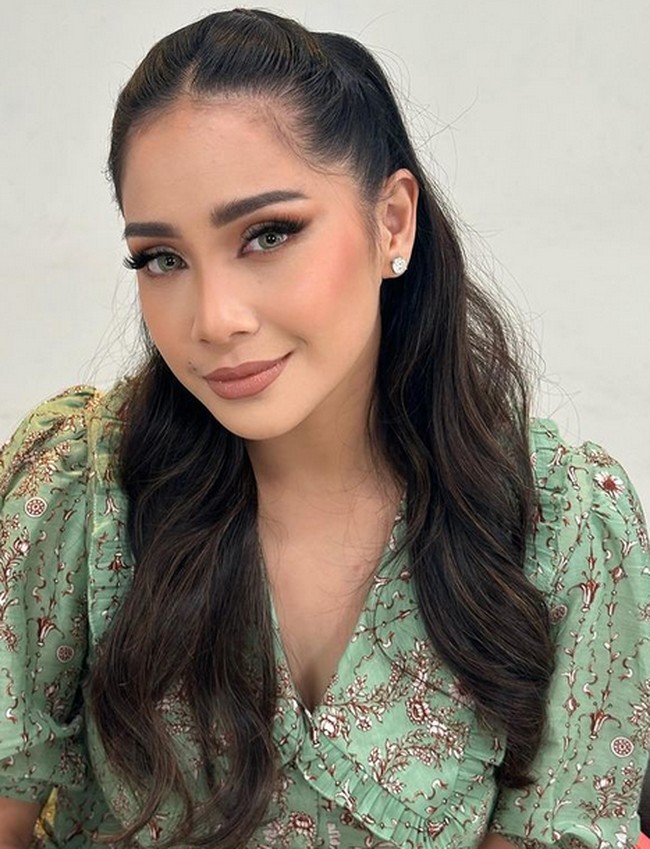 Tak heran jika sejumlah netizen memberikan komentar bahwa bibir Nagita seperti di-filler.  Foto: dok. Instagram/@tasyafarasya