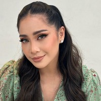 Tak heran jika sejumlah netizen memberikan komentar bahwa bibir Nagita seperti di-filler.  Foto: dok. Instagram/@tasyafarasya