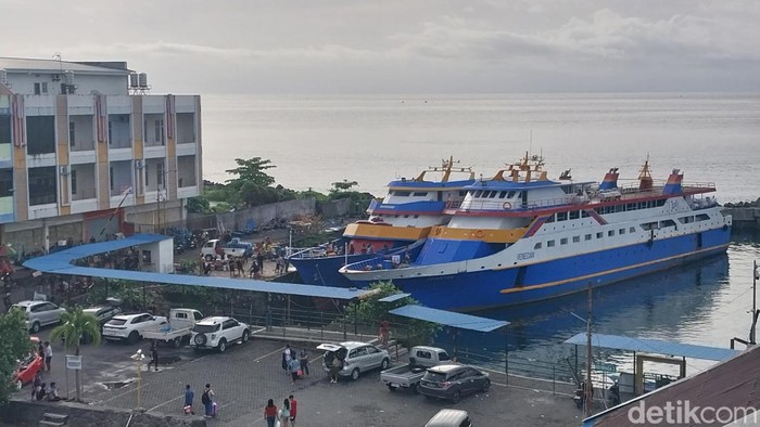 Sebanyak 20 kapal di Pelabuhan Manado, Sulawesi Utara (Sulut) dipersiapkan menjelang Natal 2023 dan Tahun Baru (Nataru) 2024.