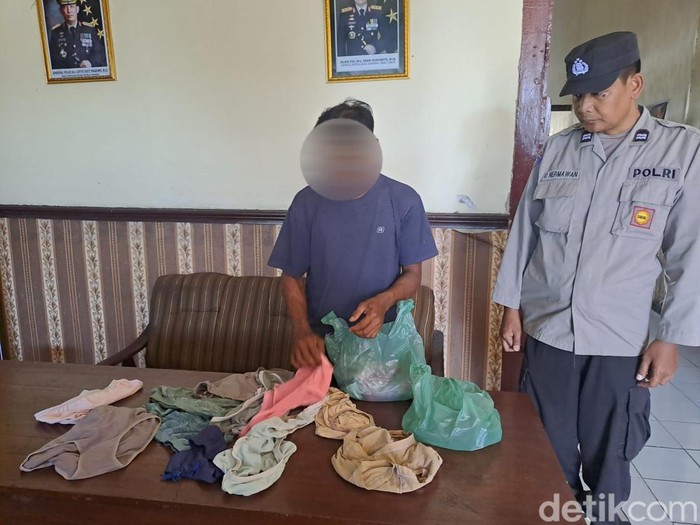 Pelaku pencurian CD perempuan di Jombang saat diamankan polisi