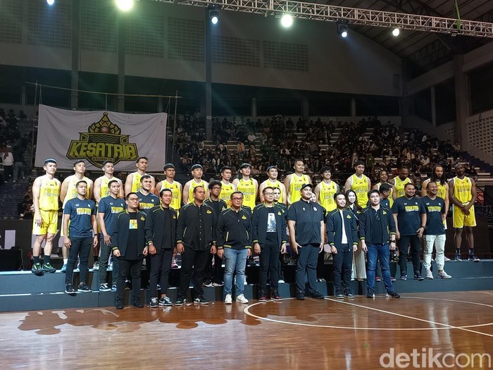 Peluncuran tim bola basket Kesatria Bengawan Solo di Gor Sritex Arena, Kota Solo, Senin (18/12/2023) malam.