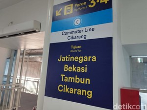 Ingat! Mulai Hari Ini Jalur Penumpang KRL di Peron Stasiun Manggarai Berubah