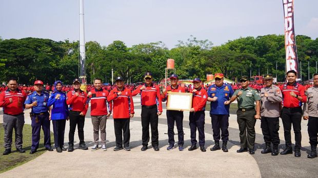 Pengukuhan Relawan Damkar Bandung