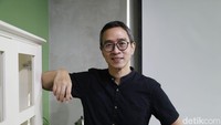 Sebelum memutuskan menjadi seorang penulis, Henry Manampiring sukses bertualang di bidang praktisi marketing dan branding selama 20 tahun. Foto: Tripa Ramadhan/ detikcom