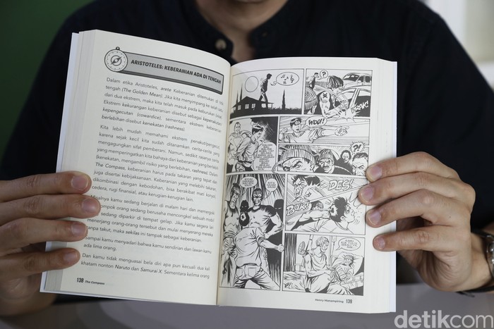 Penulis Henry Manampiring saat menyambangi kantor detikcom pada Kamis (14/12/2023). Penulis Henry Manampiring saat menyambangi kantor detikcom pada Kamis (14/12/2023).