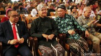 Rencananya, suami dari Siti Atikoh itu akan menyampaikan pidatonya di acara dies natalis ke-74 Universitas Gadjah Mada (UGM)