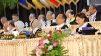 Mensesneg Pratikno yang merupakan Ketua Majelis Wali Amanat UGM juga hadir dalam acara tersebut.