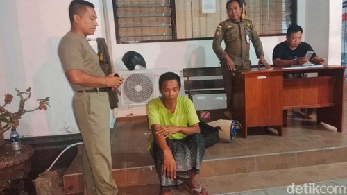 Pria asal Jatim ditangkap di Karangasem karena mondar-mandir bawa senjata tajam.