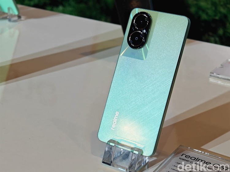 Realme C67