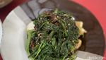 Di Warung Ini Ada Rujak Cingur dan Es Kolak yang Kondang sejak 1969