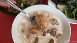 Di Warung Ini Ada Rujak Cingur dan Es Kolak yang Kondang sejak 1969
