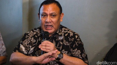 Sambil Ngopi, Firli Bahuri Klaim Praperadilannya Tak Ditolak