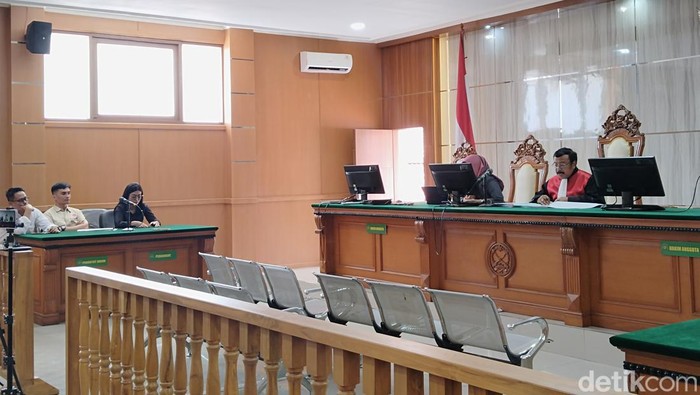 Suasana sidang praperadilan tersangka pembunuhan Tuti-Amel, Mimin cs di PN Bandung.