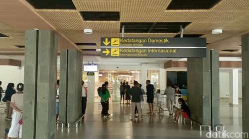 Suasana terminal domestik Bandara El Tari Kupang, Selasa (19/12/2023). (Foto: Simon Selly/detikBali)