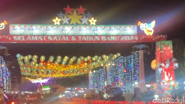 Tahun Baru Meriah di Solo, Ada 11 Pertunjukan di Car Free Night-Kembang Api